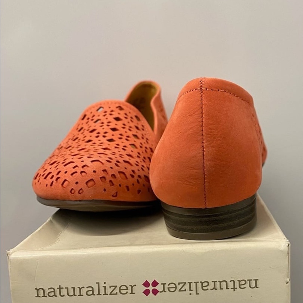 Naturalizer flat shoes - Picture 2 of 3
